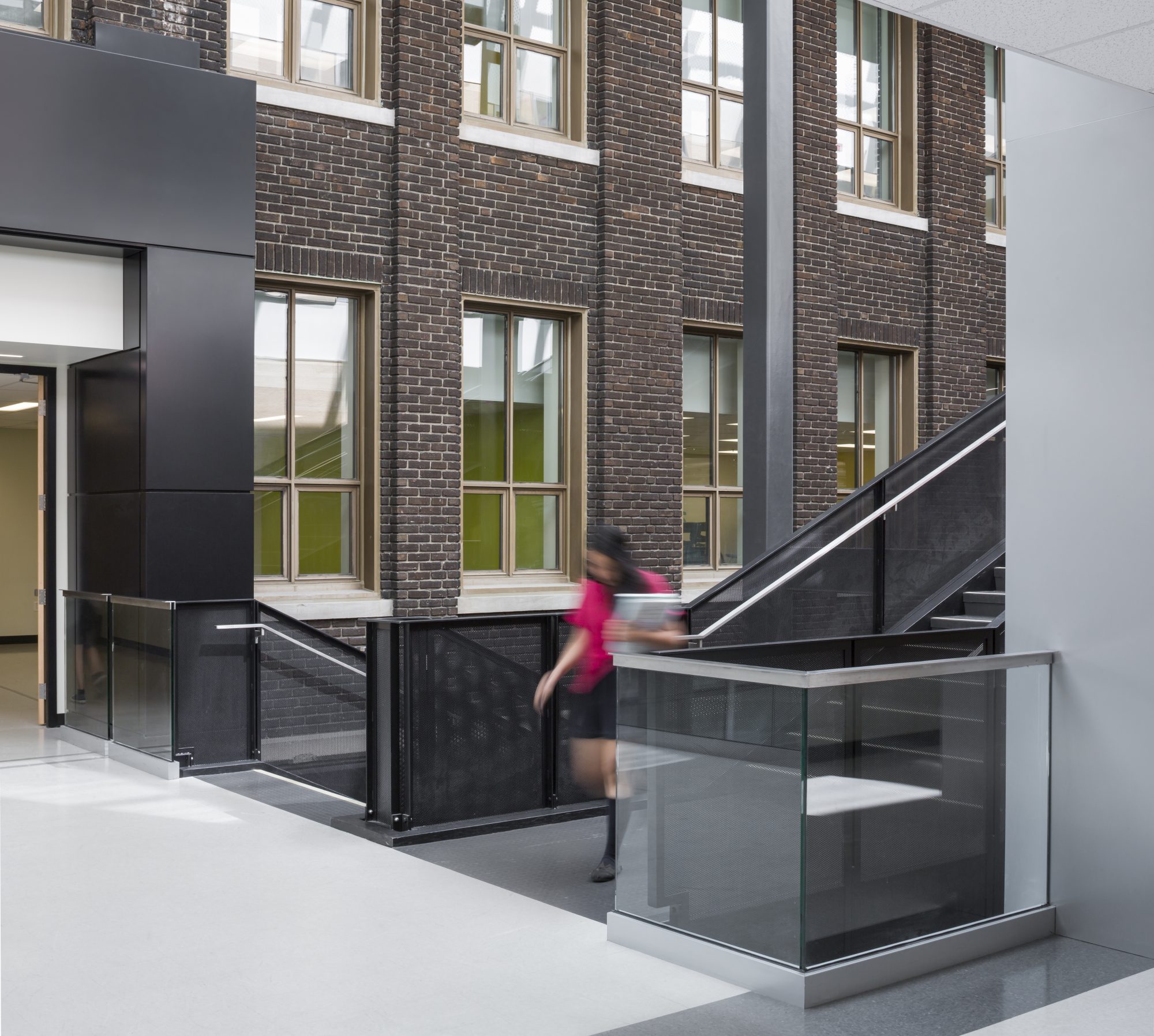 2093_St-Louis-INT-StephaneGroleau-981